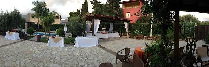 فندق مبيت وإفطار Ai Parchi Dei Parrini بارتينيكو