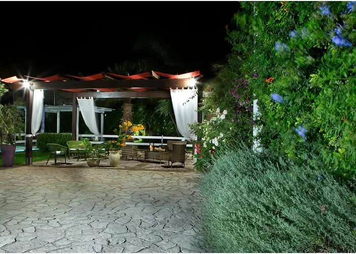 Ai Parchi Dei Parrini فندق مبيت وإفطار 3*
